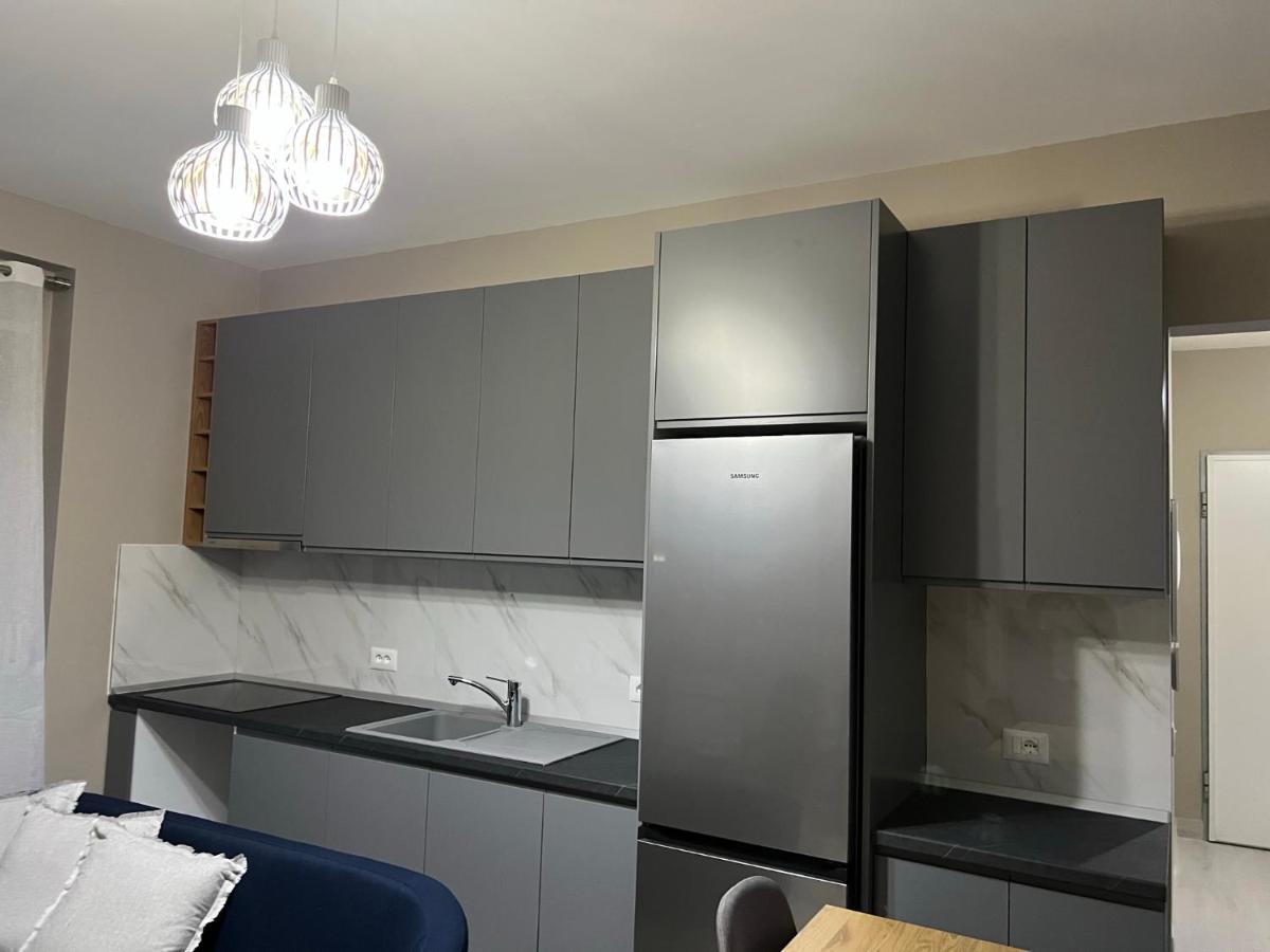 Alma Rose Apartment Korce Exterior photo